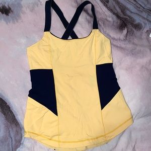 Lululemon yellow tank top 🦶
